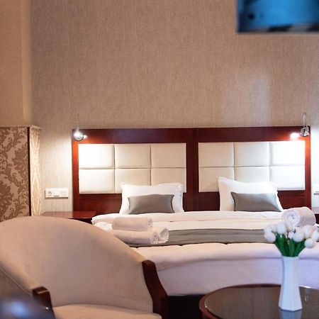 Kraveli Hotel Тбилиси Экстерьер фото