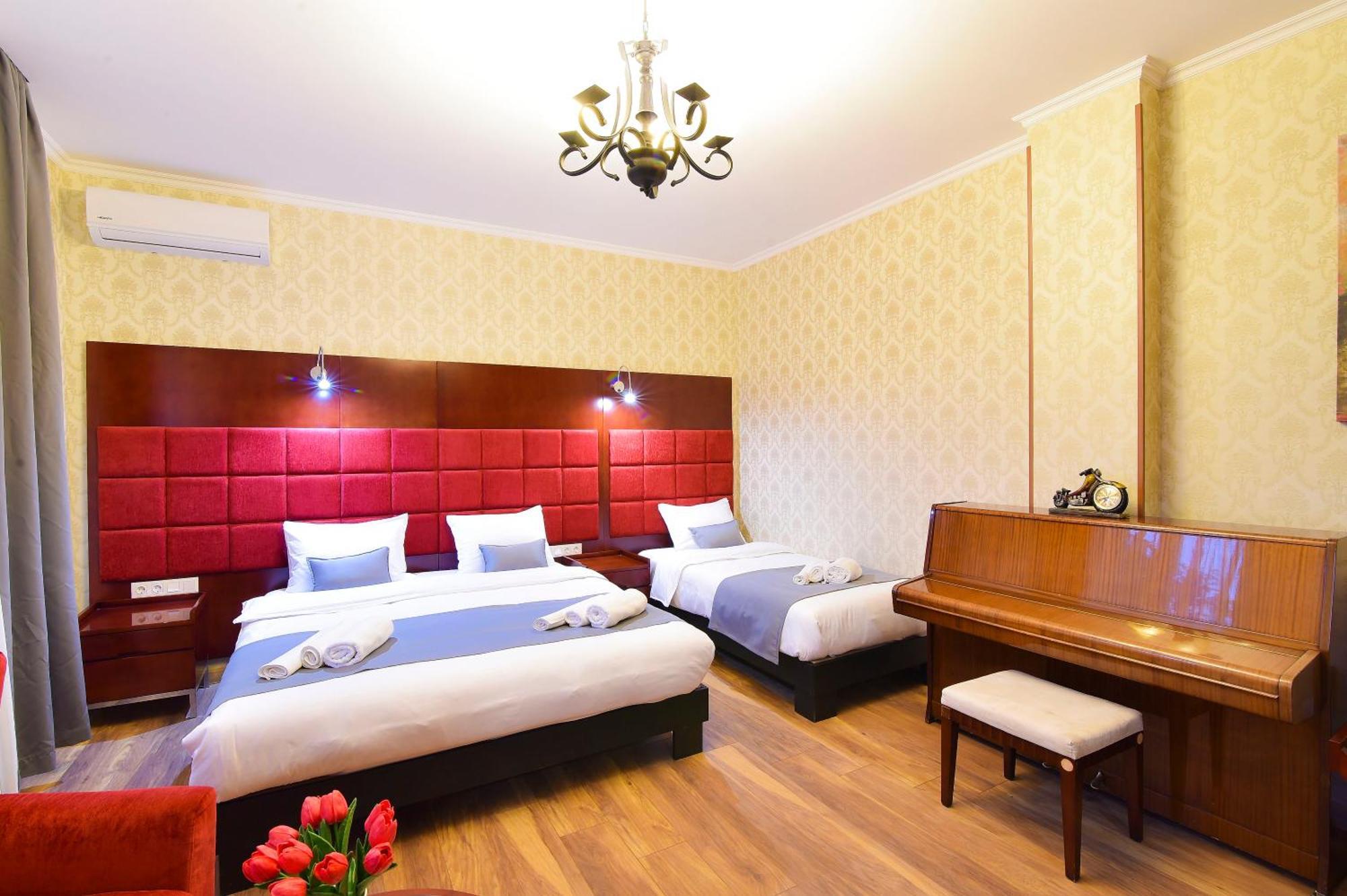Kraveli Hotel Тбилиси Экстерьер фото