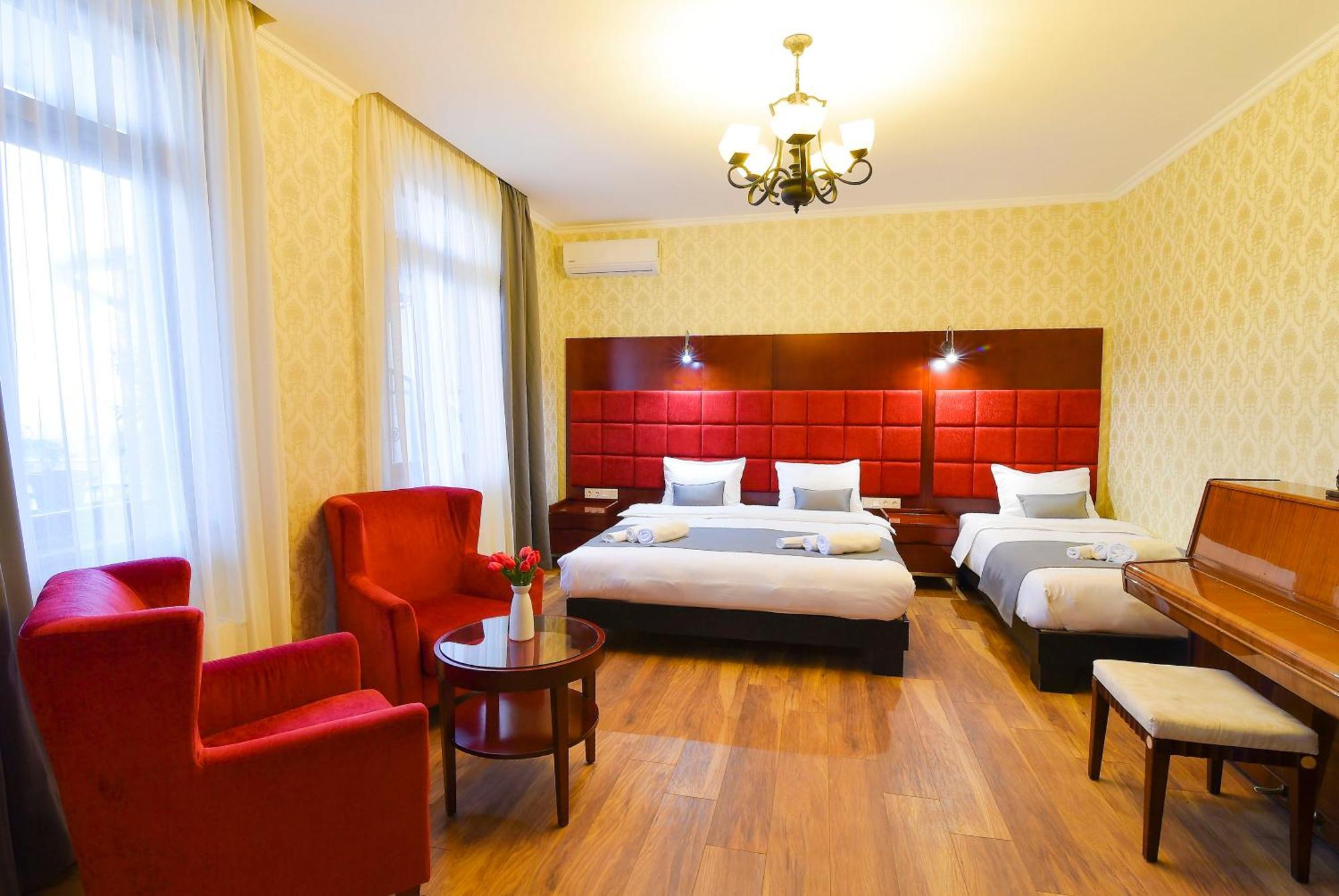 Kraveli Hotel Тбилиси Экстерьер фото