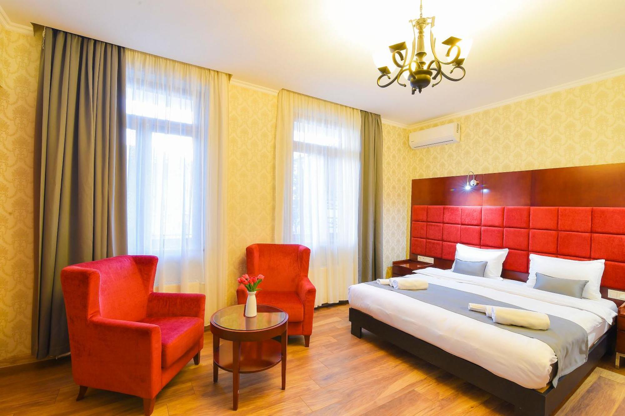 Kraveli Hotel Тбилиси Экстерьер фото