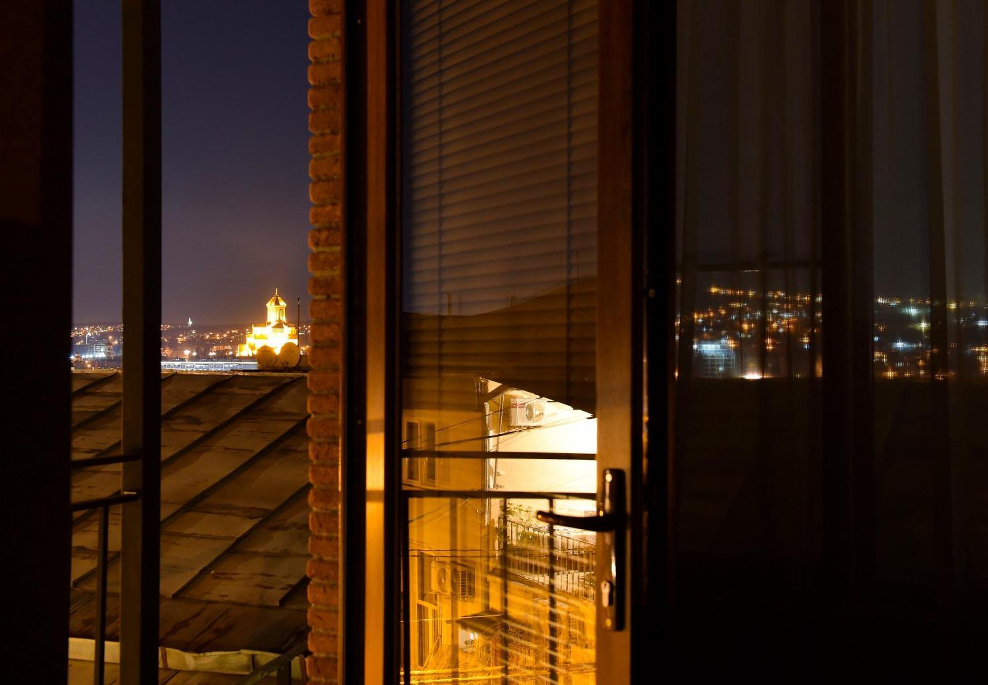 Kraveli Hotel Тбилиси Экстерьер фото