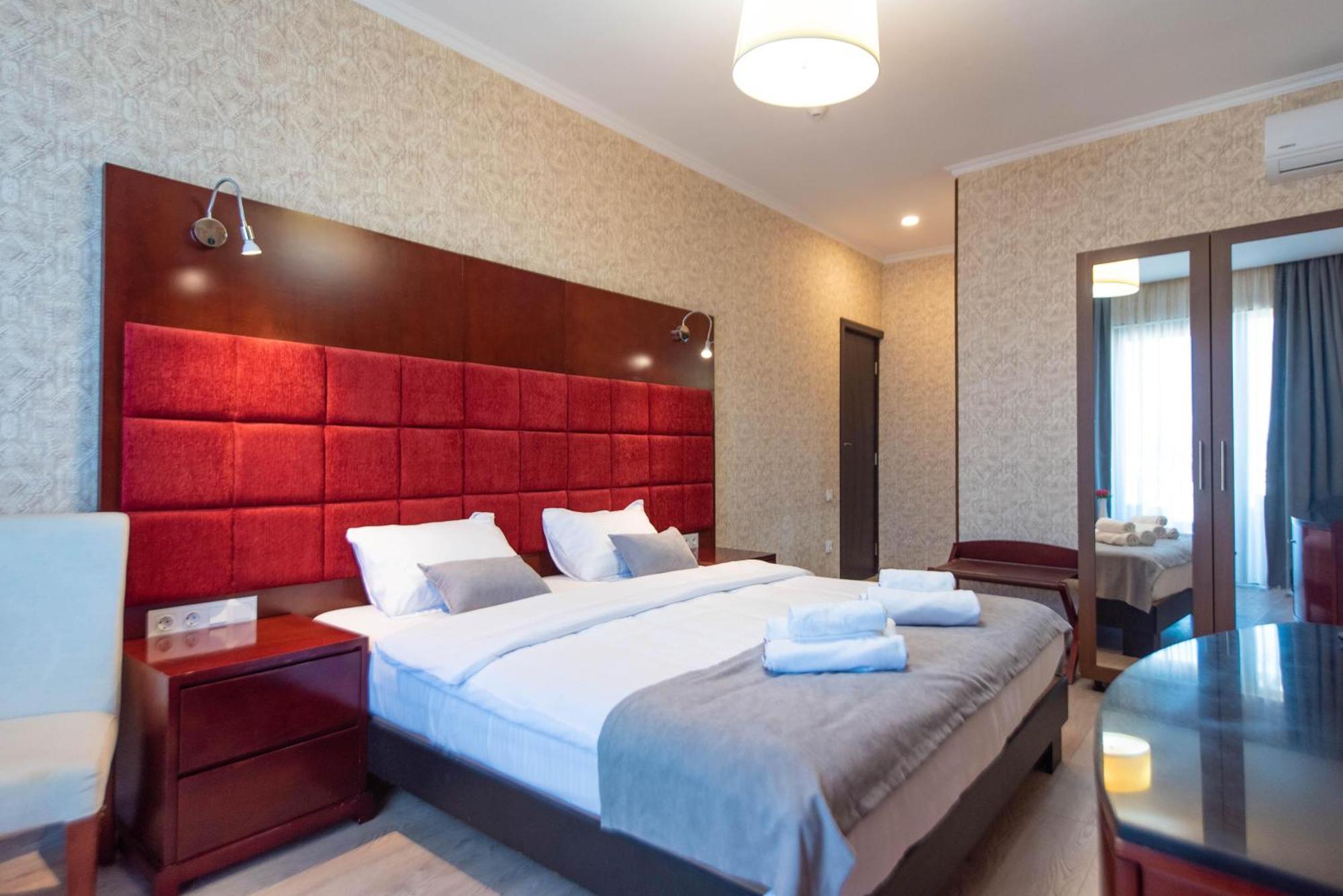 Kraveli Hotel Тбилиси Экстерьер фото