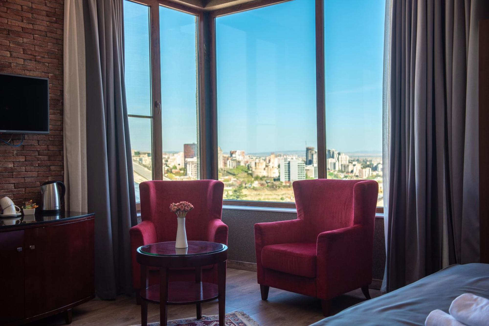 Kraveli Hotel Тбилиси Экстерьер фото