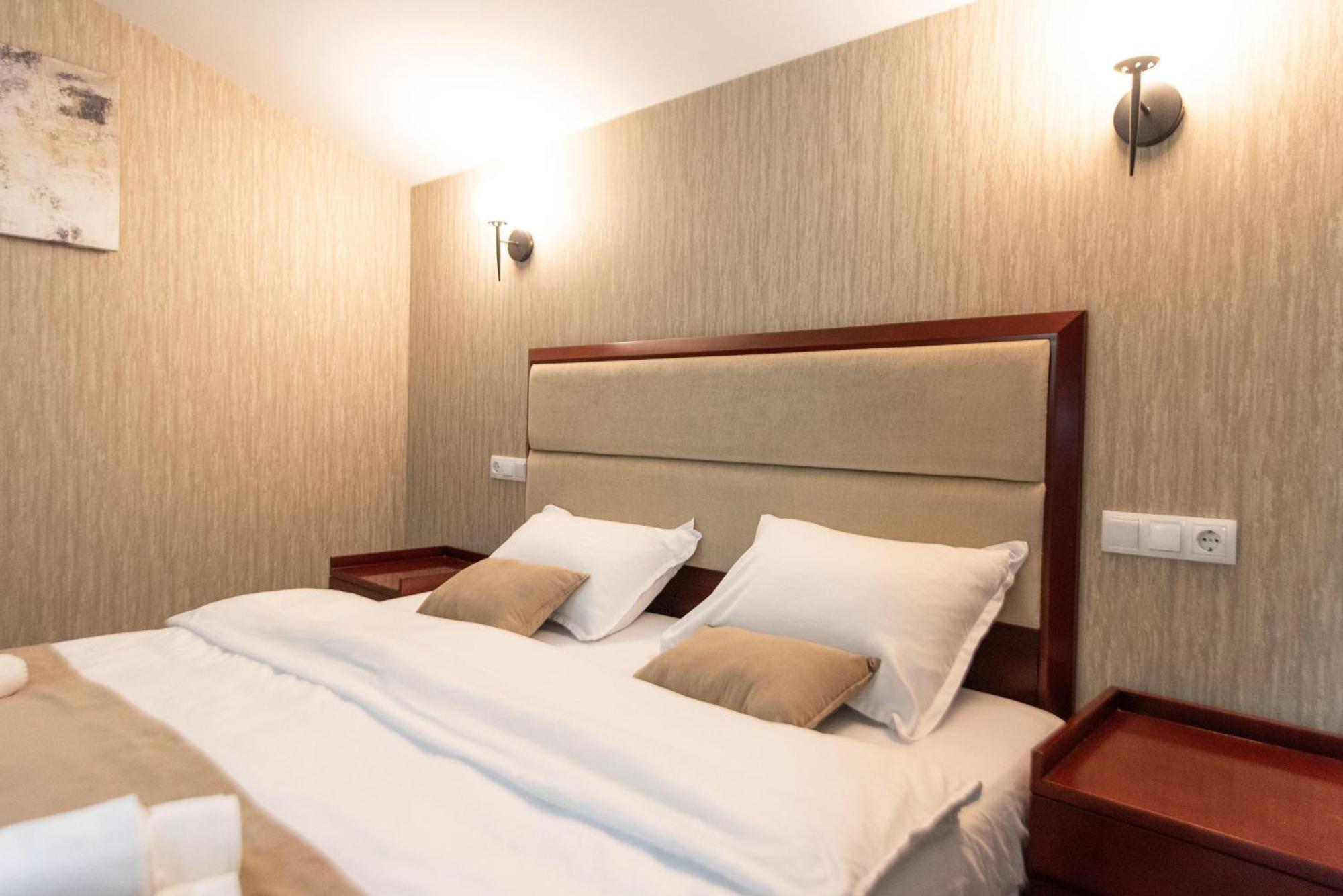 Kraveli Hotel Тбилиси Экстерьер фото