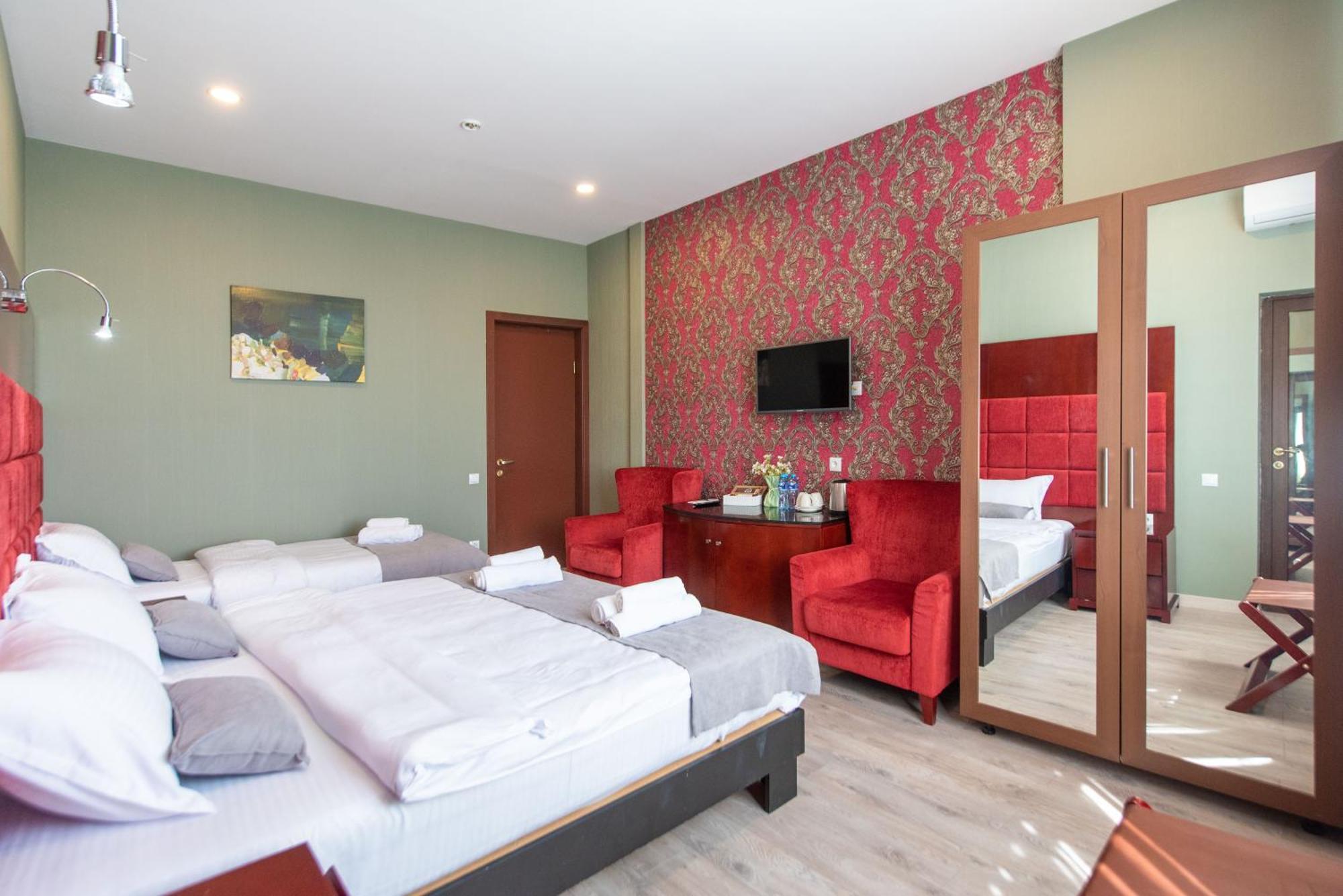 Kraveli Hotel Тбилиси Экстерьер фото