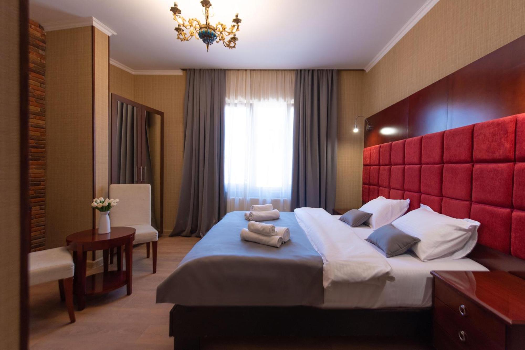Kraveli Hotel Тбилиси Экстерьер фото